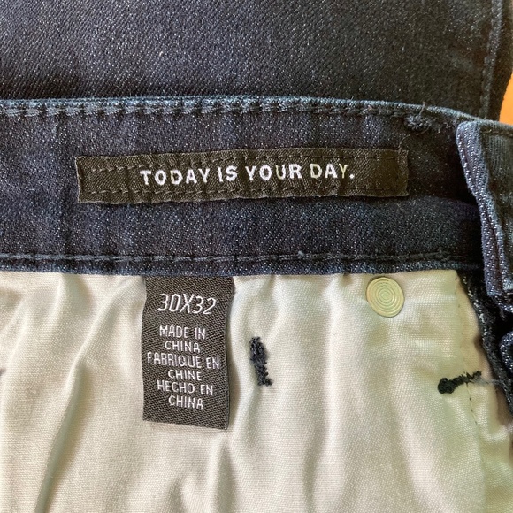 Kenneth Cole gently used dark blue slim fit 30x32 jeans in excellent condition - Picture 7 of 7